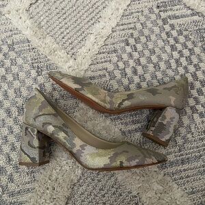 Marc Fisher LTD Neutral Metallic Thread Block Heels Size 8